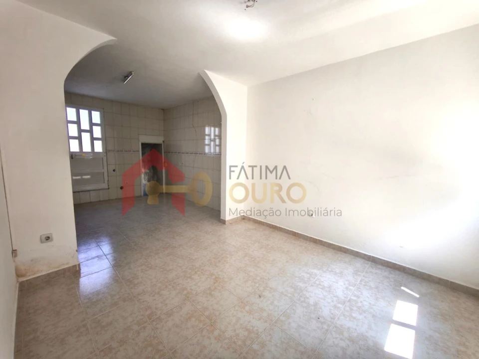 Moradia T2 para Venda em Caia, São Pedro e Alcáçova Foto 5