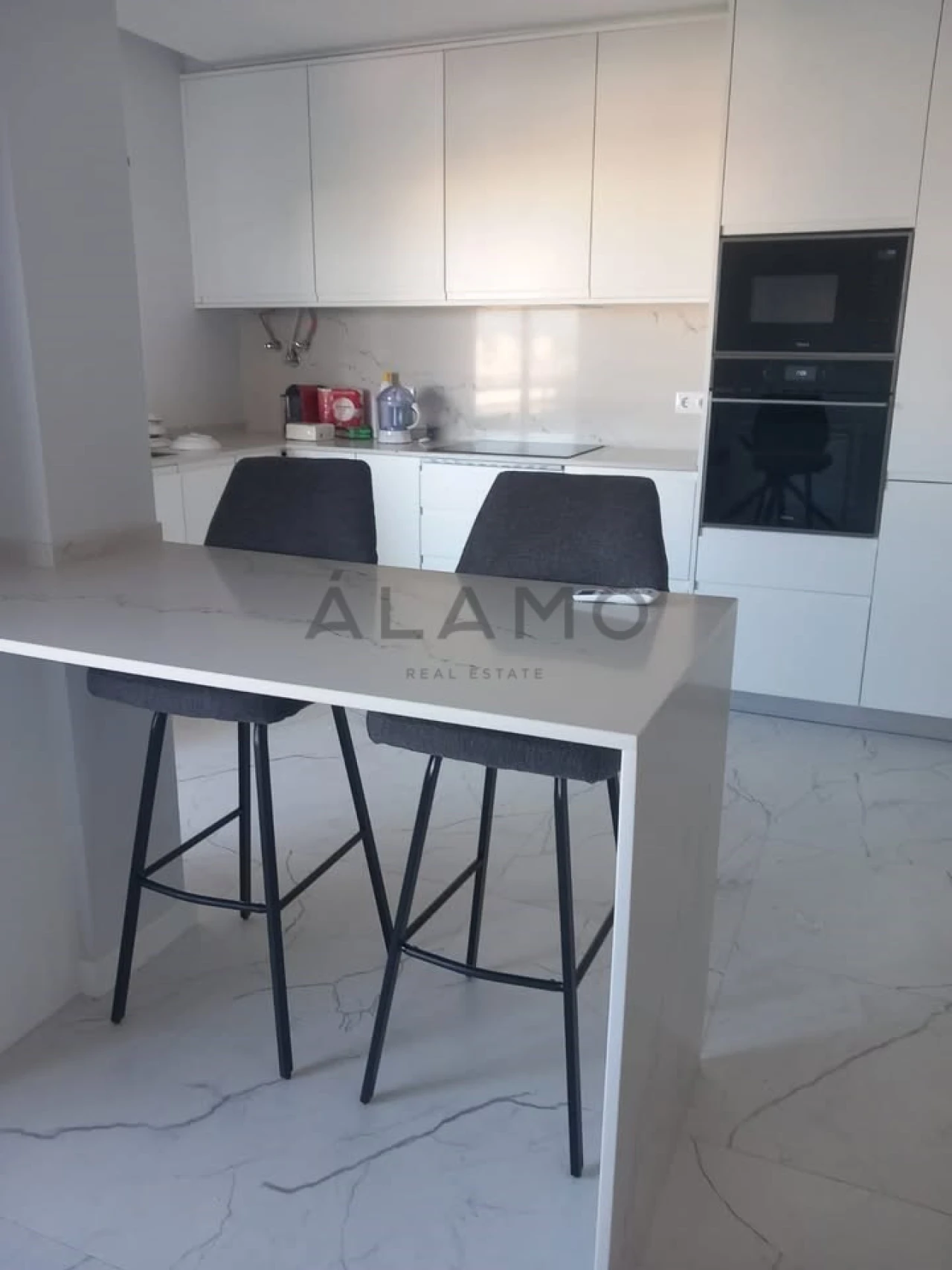Apartamento T1 para Venda em Quelfes Foto 4