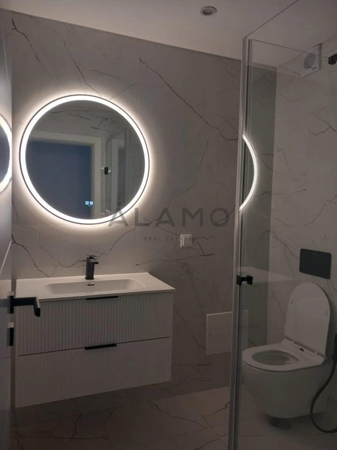Apartamento T1 para Venda em Quelfes Foto 6