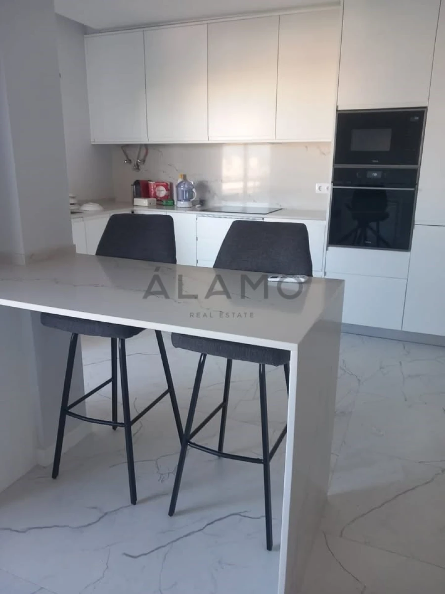 Apartamento T1 para Venda em Quelfes Foto 4