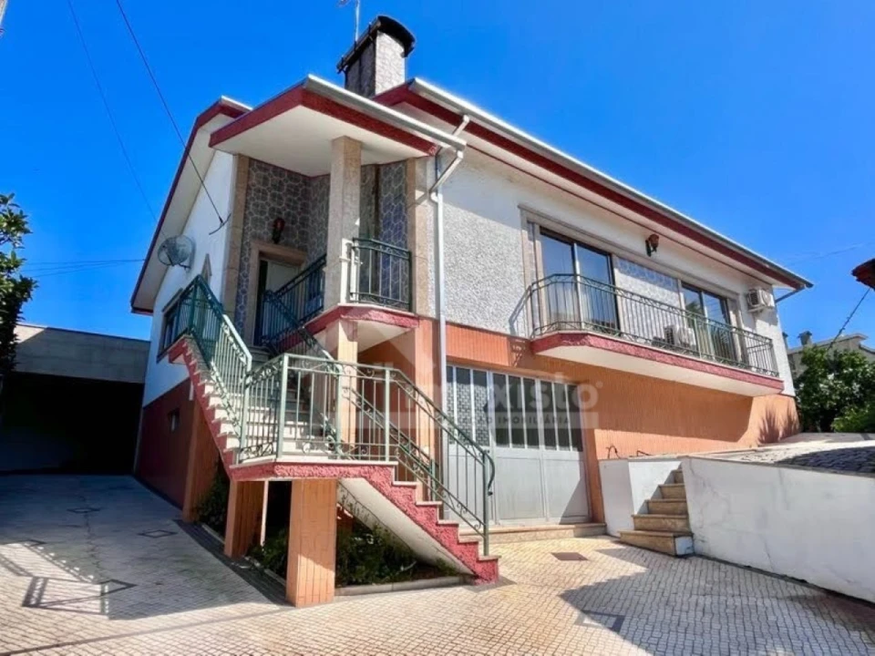 Moradia T5 para Venda em Albergaria-A-Velha e Valmaior Foto 1