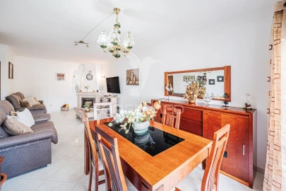 Apartamento T3 para Venda em Massamá e Monte Abraão