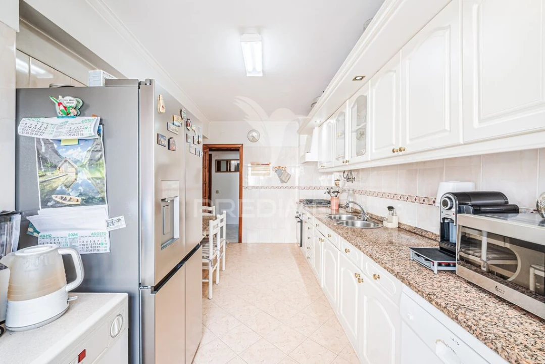 Apartamento T3 para Venda em Massamá e Monte Abraão Foto 11