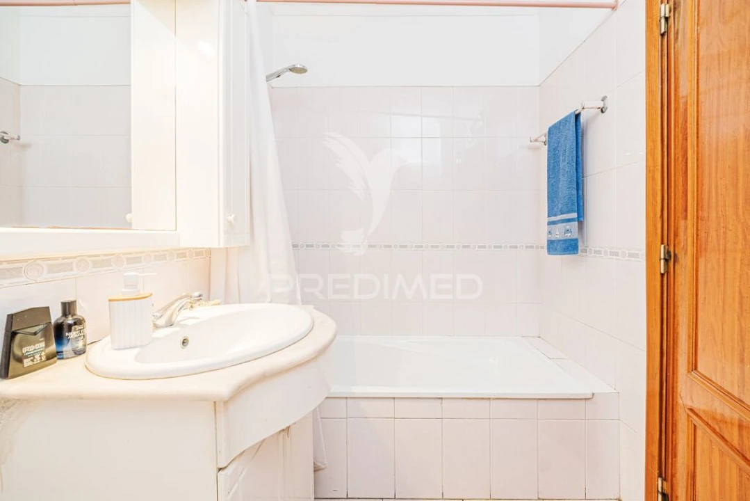 Apartamento T3 para Venda em Massamá e Monte Abraão Foto 16