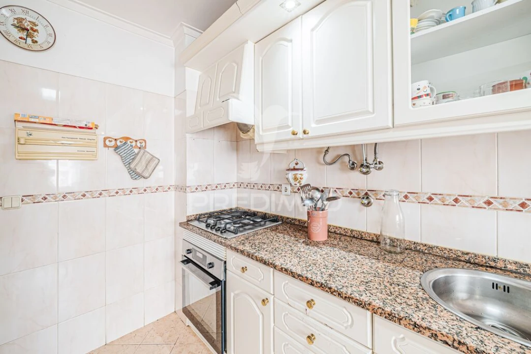 Apartamento T3 para Venda em Massamá e Monte Abraão Foto 12