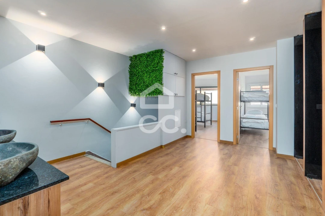 Apartamento T4 para Venda em Cedofeita, Santo Ildefonso, Sé, Miragaia, São Nicolau e Vitória Foto 2