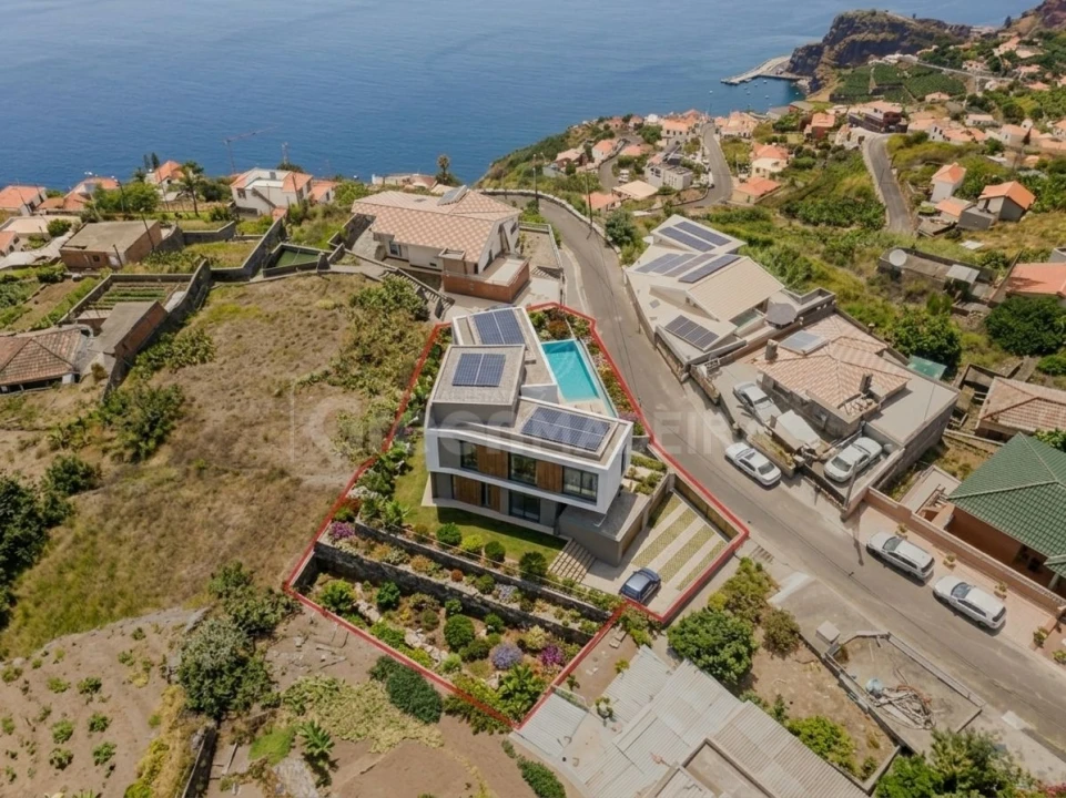 Terreno para Venda em Ribeira Brava Foto 2