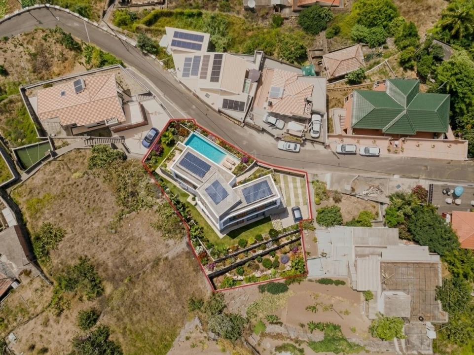 Terreno para Venda em Ribeira Brava Foto 6