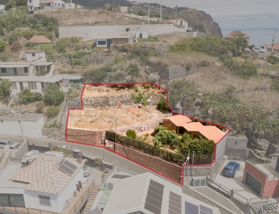 Terreno para Venda em Ribeira Brava Foto 14