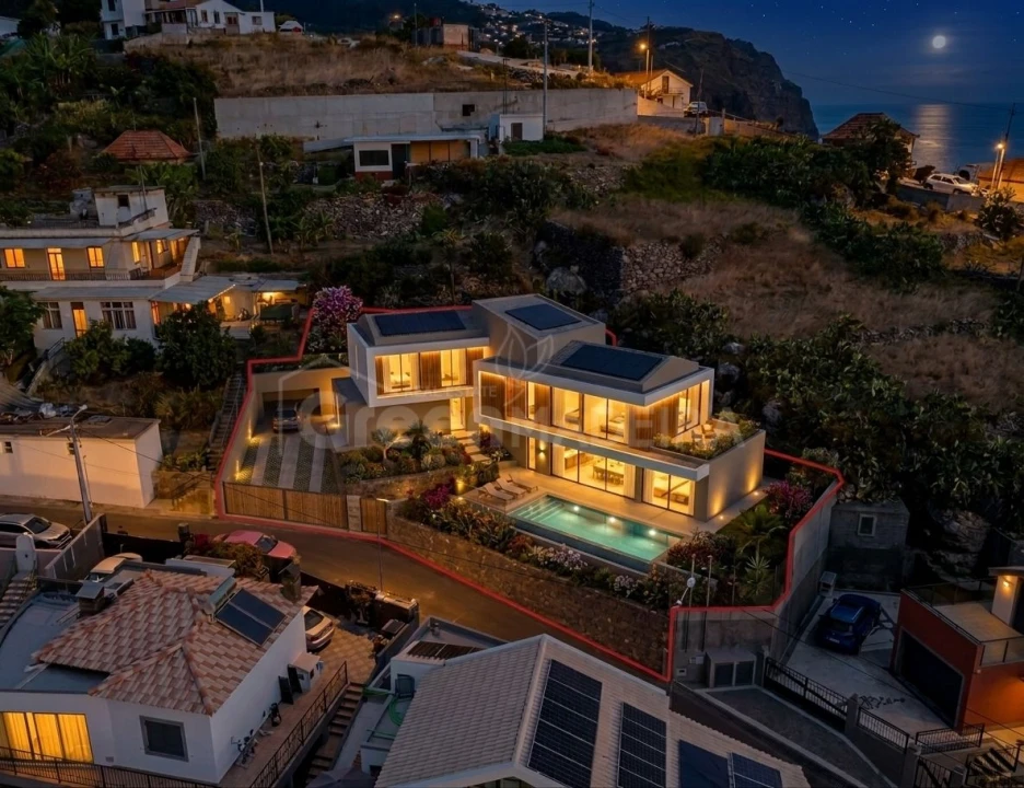 Terreno para Venda em Ribeira Brava Foto 1