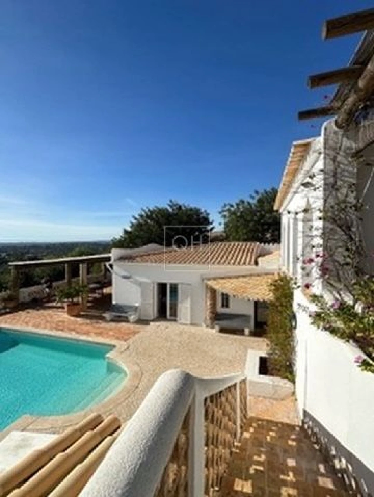 Moradia T4 para Venda em Santa Barbara de Nexe Foto 20