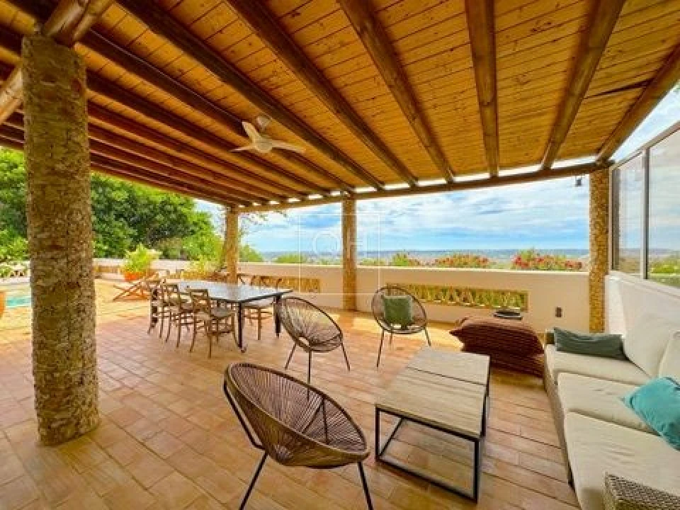 Moradia T4 para Venda em Santa Barbara de Nexe Foto 17