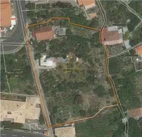 Moradia T6 para Venda em Santa Cruz