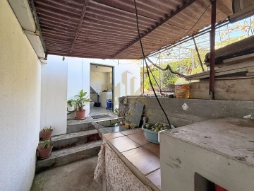 Moradia T6 para Venda em Santa Cruz