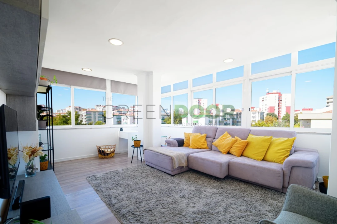 Apartamento T3 para Venda em Corroios Foto 1