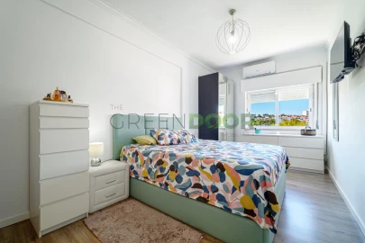 Apartamento T3 para Venda em Corroios