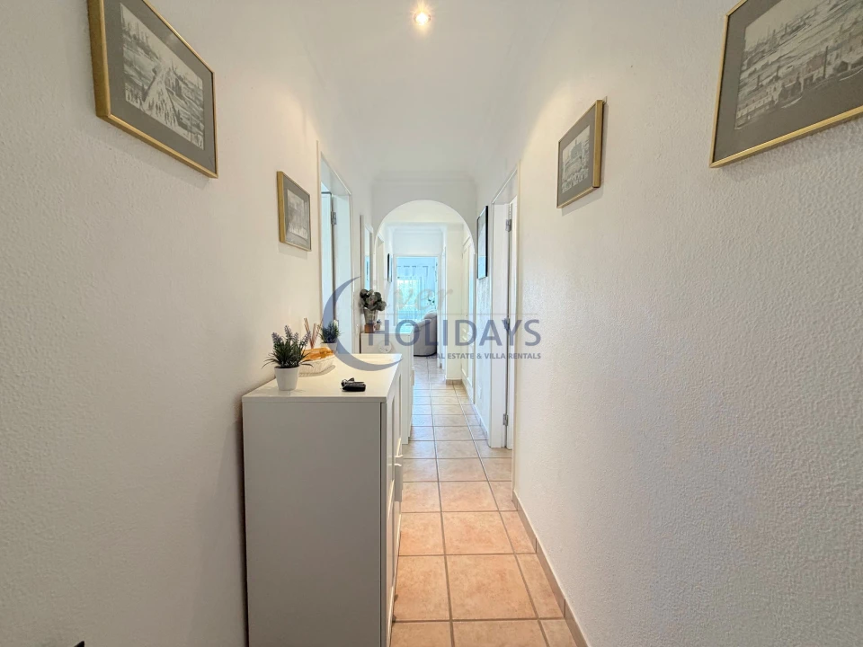 Apartamento T2 para Venda em Quarteira Foto 6