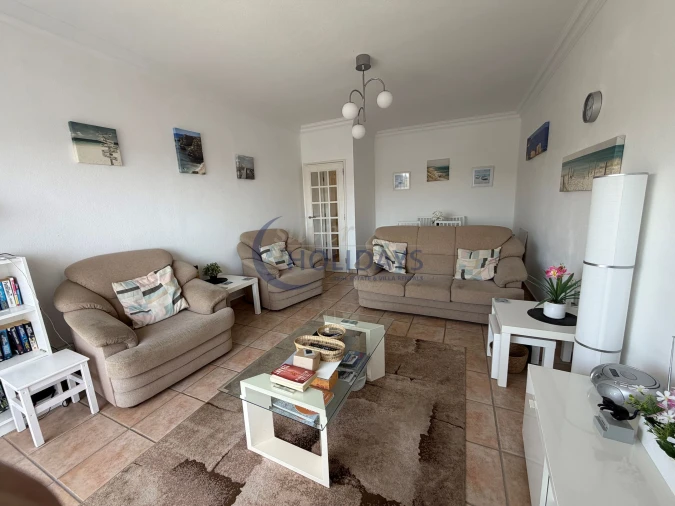 Apartamento T2 para Venda em Quarteira Foto 3