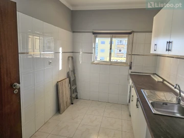 Apartamento T3 para Venda em Santa Maria, São Pedro e Matacães