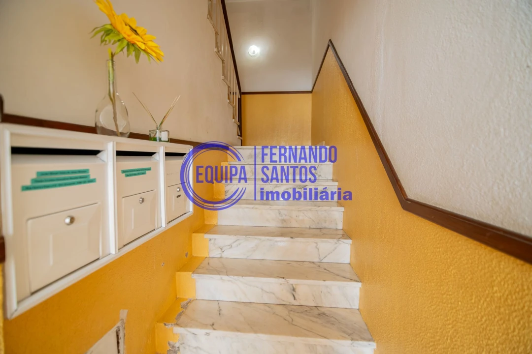 Apartamento T1 para Venda em Silves Foto 5