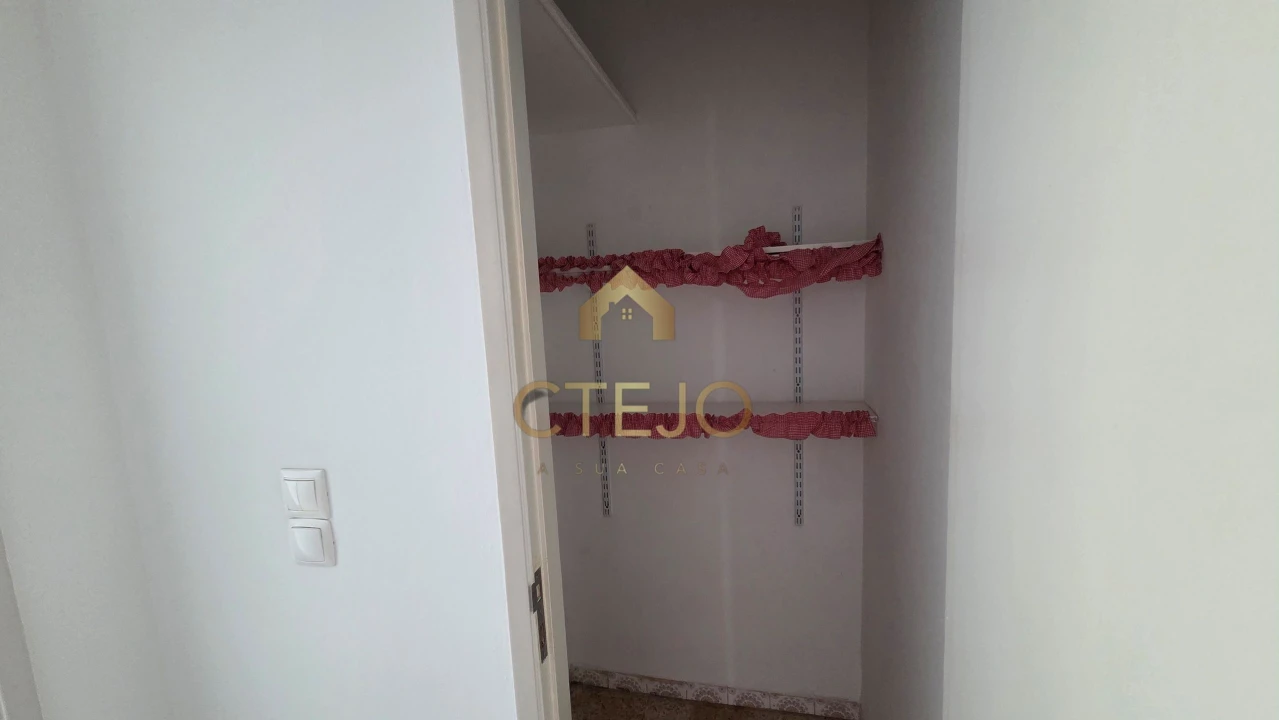 Apartamento T2 para Venda em Santa Iria de Azoia, São João da Talha e Bobadela Foto 18