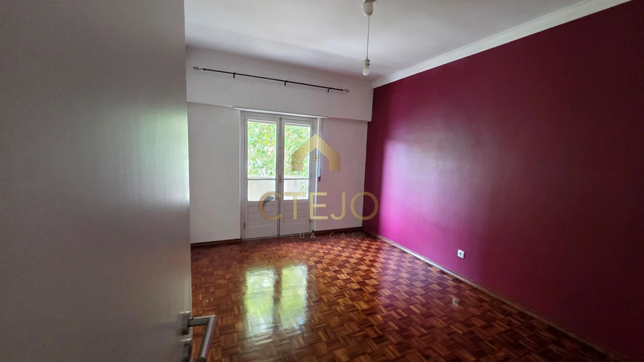Apartamento T2 para Venda em Santa Iria de Azoia, São João da Talha e Bobadela Foto 19