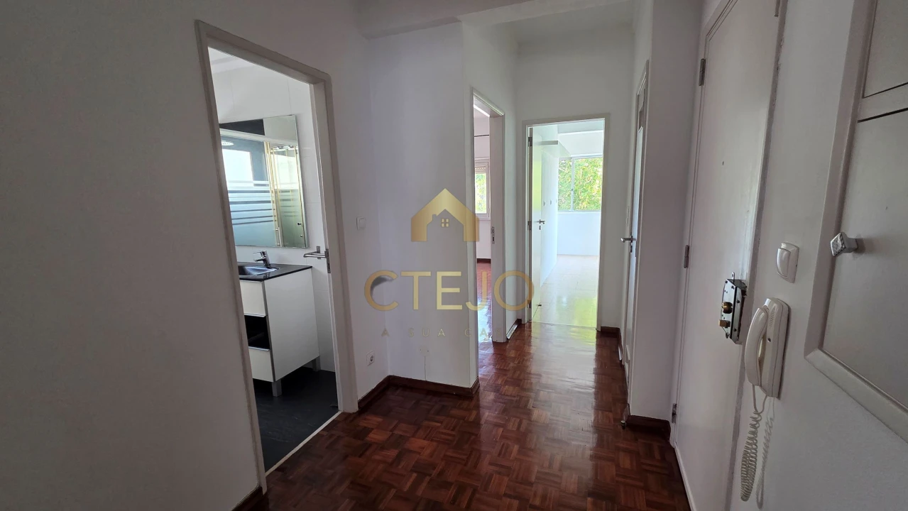 Apartamento T2 para Venda em Santa Iria de Azoia, São João da Talha e Bobadela Foto 16