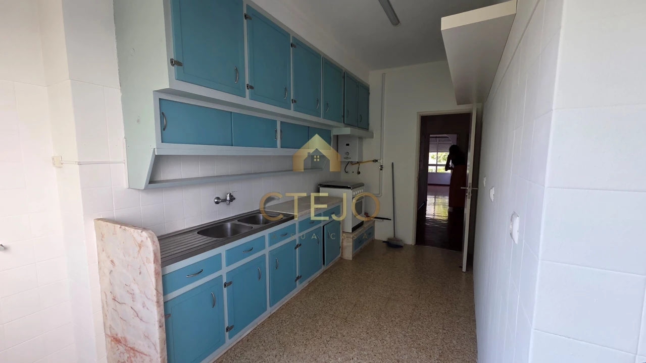 Apartamento T2 para Venda em Santa Iria de Azoia, São João da Talha e Bobadela Foto 5
