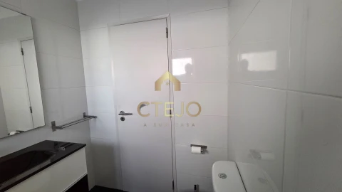 Apartamento T2 para Venda em Santa Iria de Azoia, São João da Talha e Bobadela