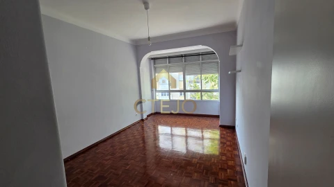 Apartamento T2 para Venda em Santa Iria de Azoia, São João da Talha e Bobadela