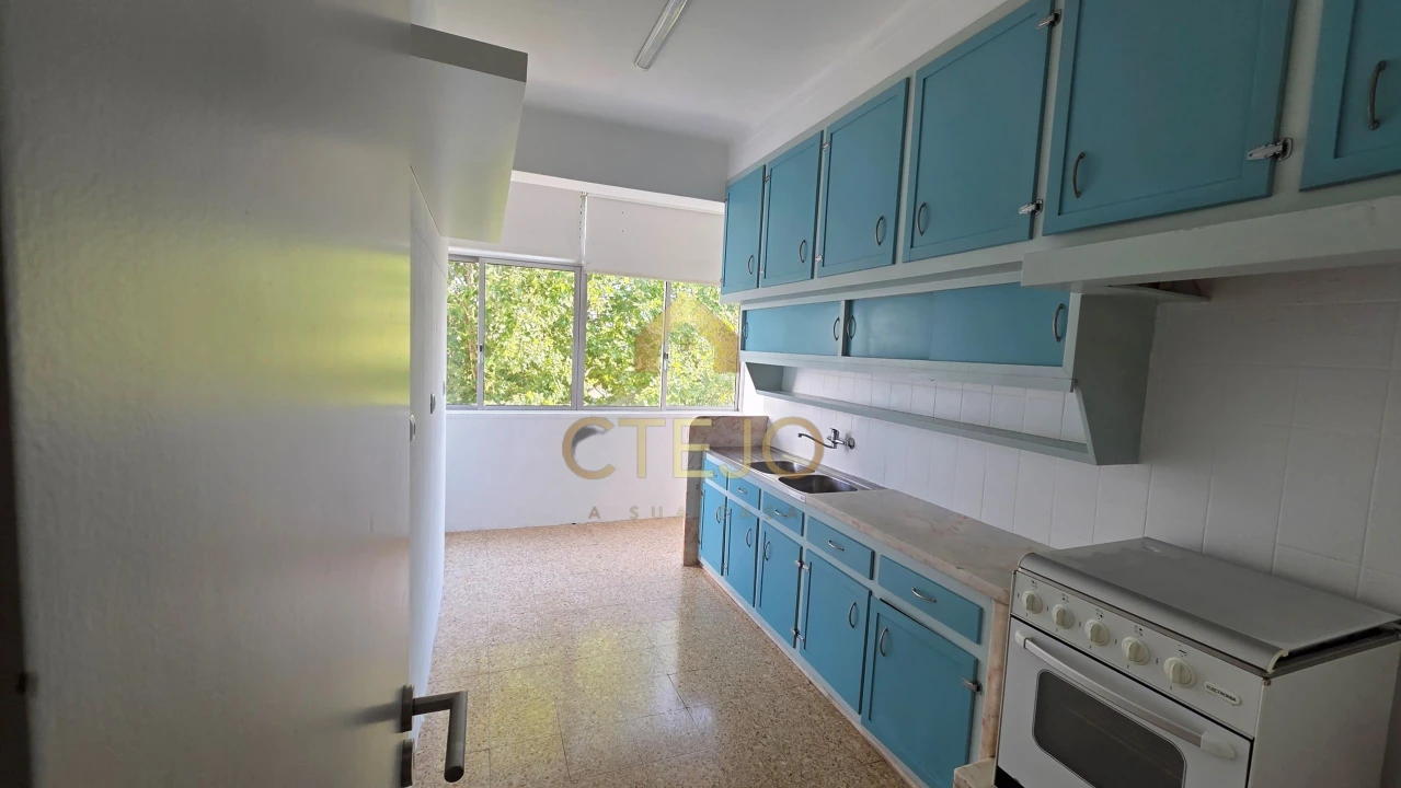 Apartamento T2 para Venda em Santa Iria de Azoia, São João da Talha e Bobadela Foto 6