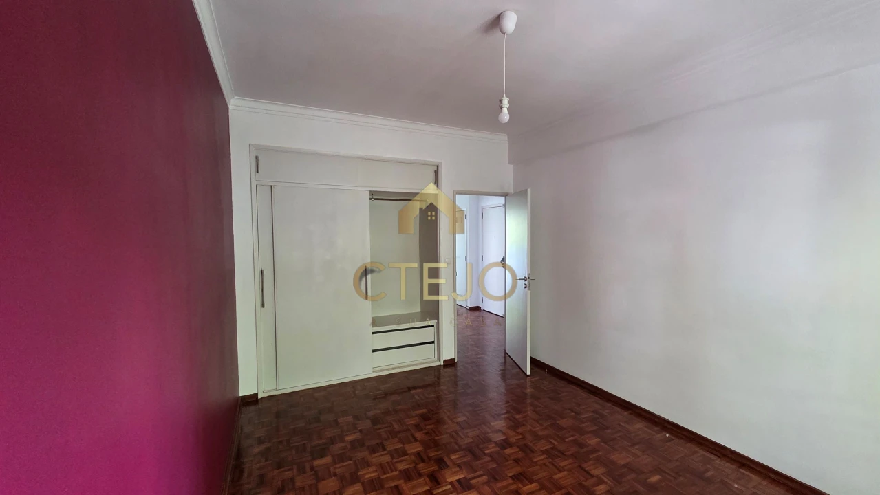 Apartamento T2 para Venda em Santa Iria de Azoia, São João da Talha e Bobadela Foto 20
