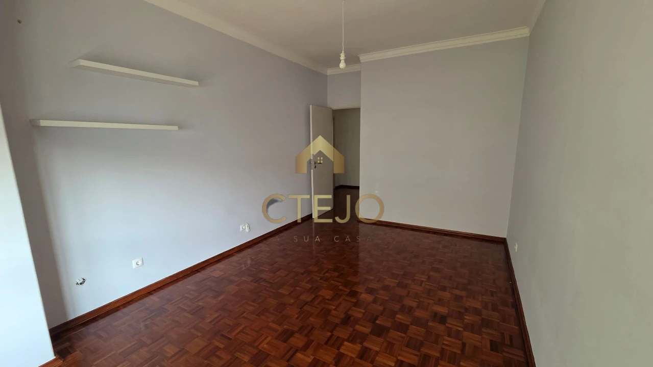 Apartamento T2 para Venda em Santa Iria de Azoia, São João da Talha e Bobadela Foto 26