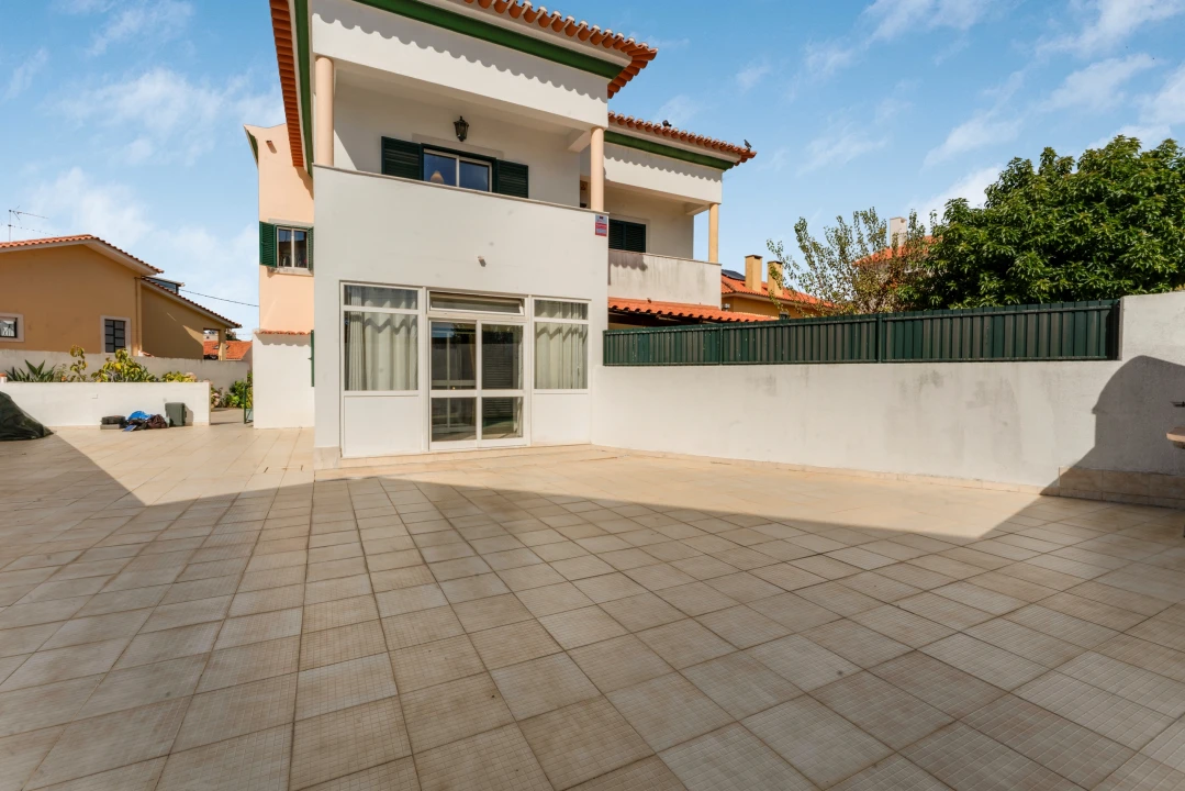 Moradia T4 para Venda em Carcavelos e Parede Foto 1