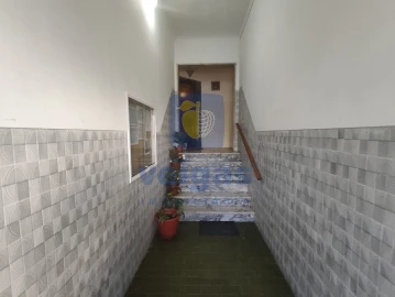 Apartamento T1 para Venda em Baixa da Banheira e Vale da Amoreira