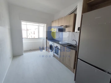 Apartamento T1 para Venda em Baixa da Banheira e Vale da Amoreira