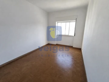 Apartamento T1 para Venda em Baixa da Banheira e Vale da Amoreira