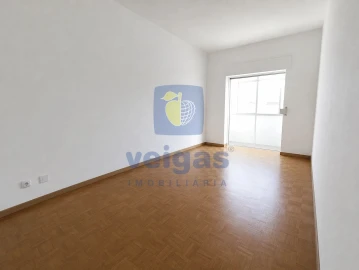 Apartamento T1 para Venda em Baixa da Banheira e Vale da Amoreira