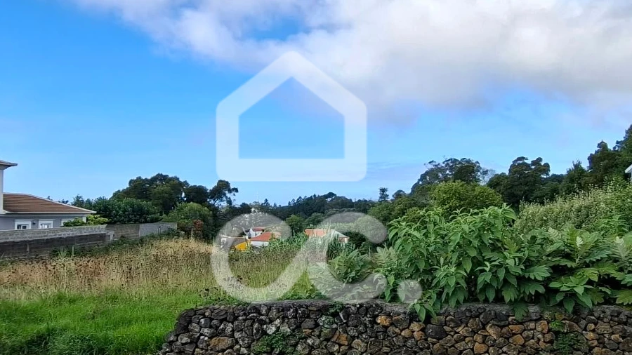 Terreno para Venda em São Mateus da Calheta