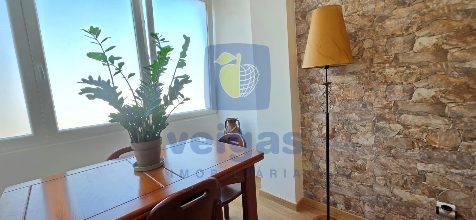 Apartamento T2 para Venda em Agualva e Mira-Sintra Foto 6