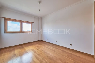 Apartamento T3 para Arrendamento em São Domingos de Benfica