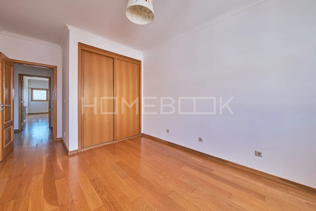 Apartamento T3 para Arrendamento em São Domingos de Benfica Foto 18