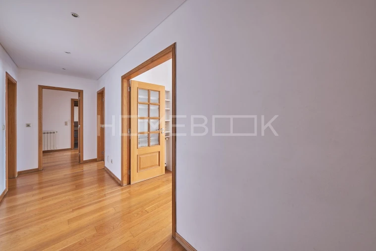 Apartamento T3 para Arrendamento em São Domingos de Benfica Foto 5