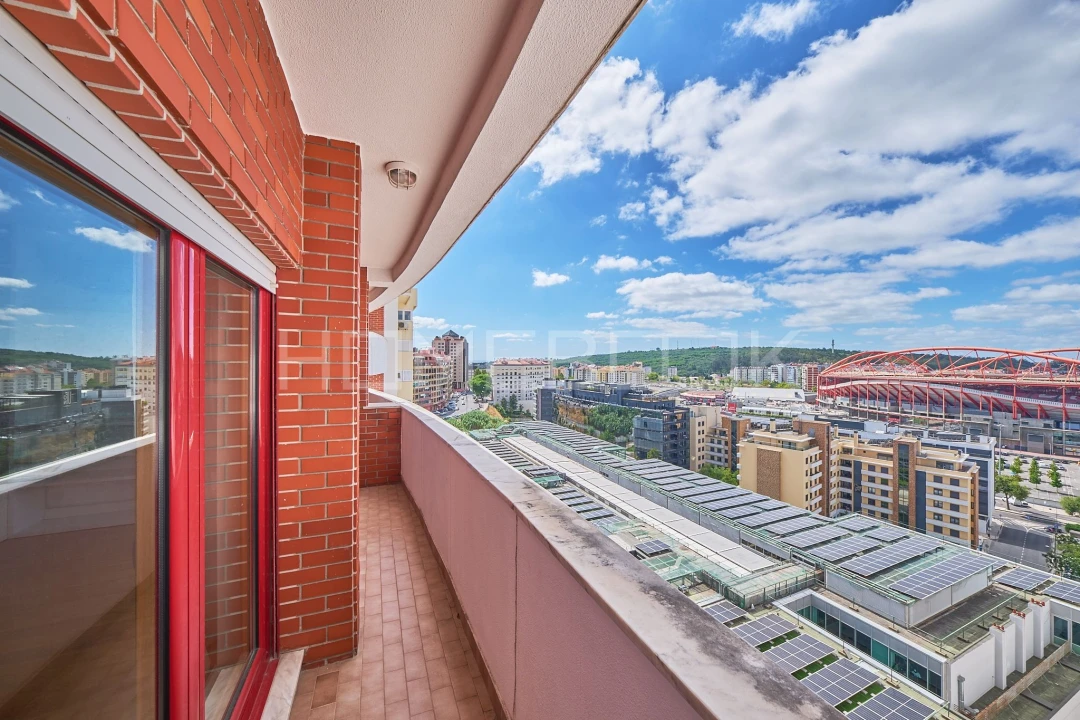 Apartamento T3 para Arrendamento em São Domingos de Benfica Foto 3