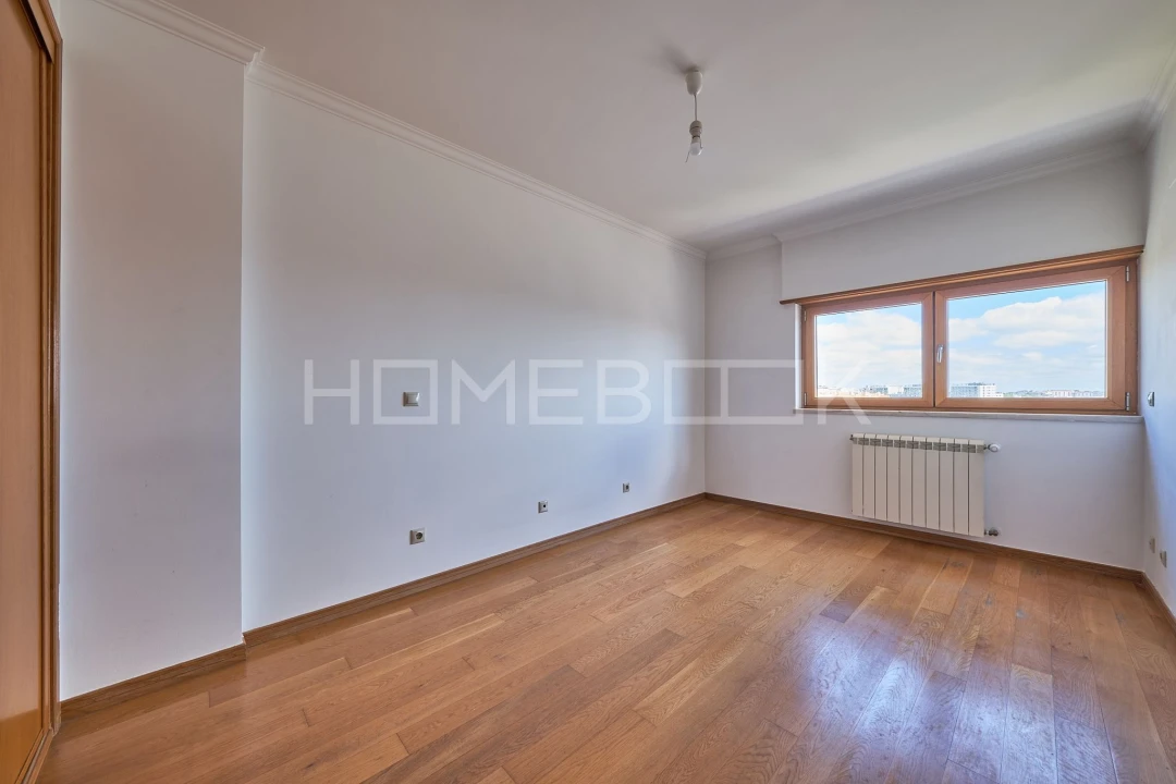 Apartamento T3 para Arrendamento em São Domingos de Benfica Foto 14