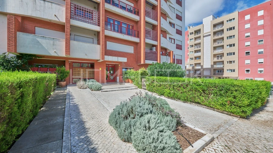 Apartamento T3 para Arrendamento em São Domingos de Benfica