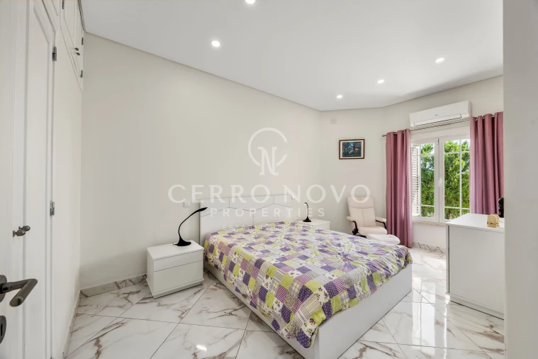 Moradia T4 para Venda em Guia Foto 10