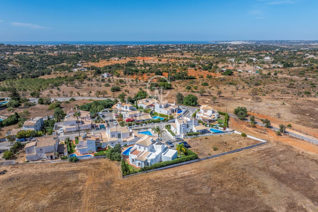 Moradia T4 para Venda em Guia Foto 31