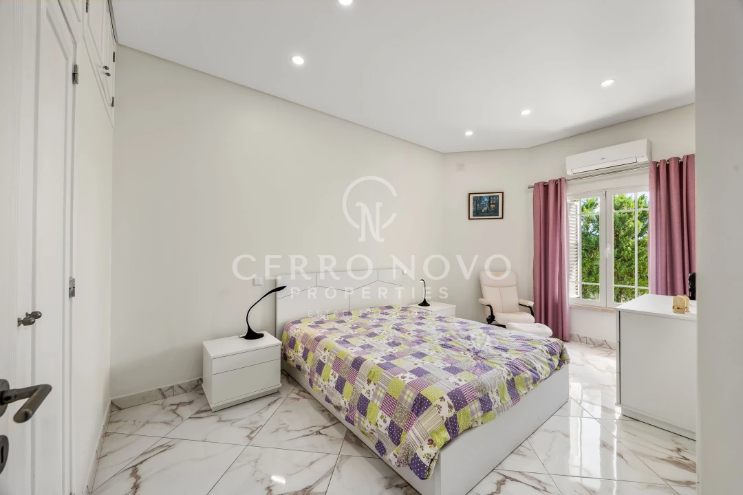 Moradia T4 para Venda em Guia Foto 10