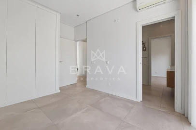Moradia T5 para Venda em Montenegro